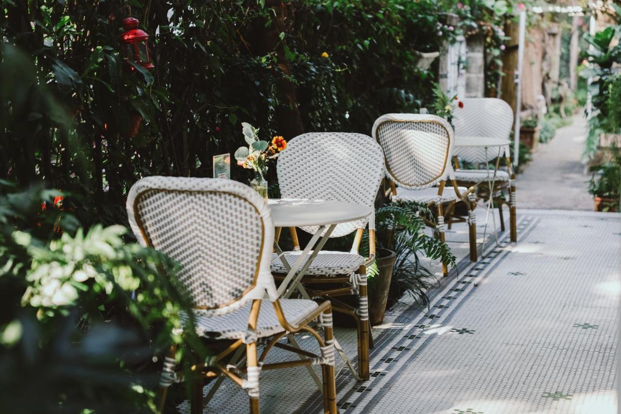Shenzhen No'6 Garden Villa --French Window With Garden View,Close To Sea World &Shekou Ferry Port &K11 Ecoast &Subway Nearby ,Offer Western Food And Coffee &English Speaking With Tour Services Exterior photo