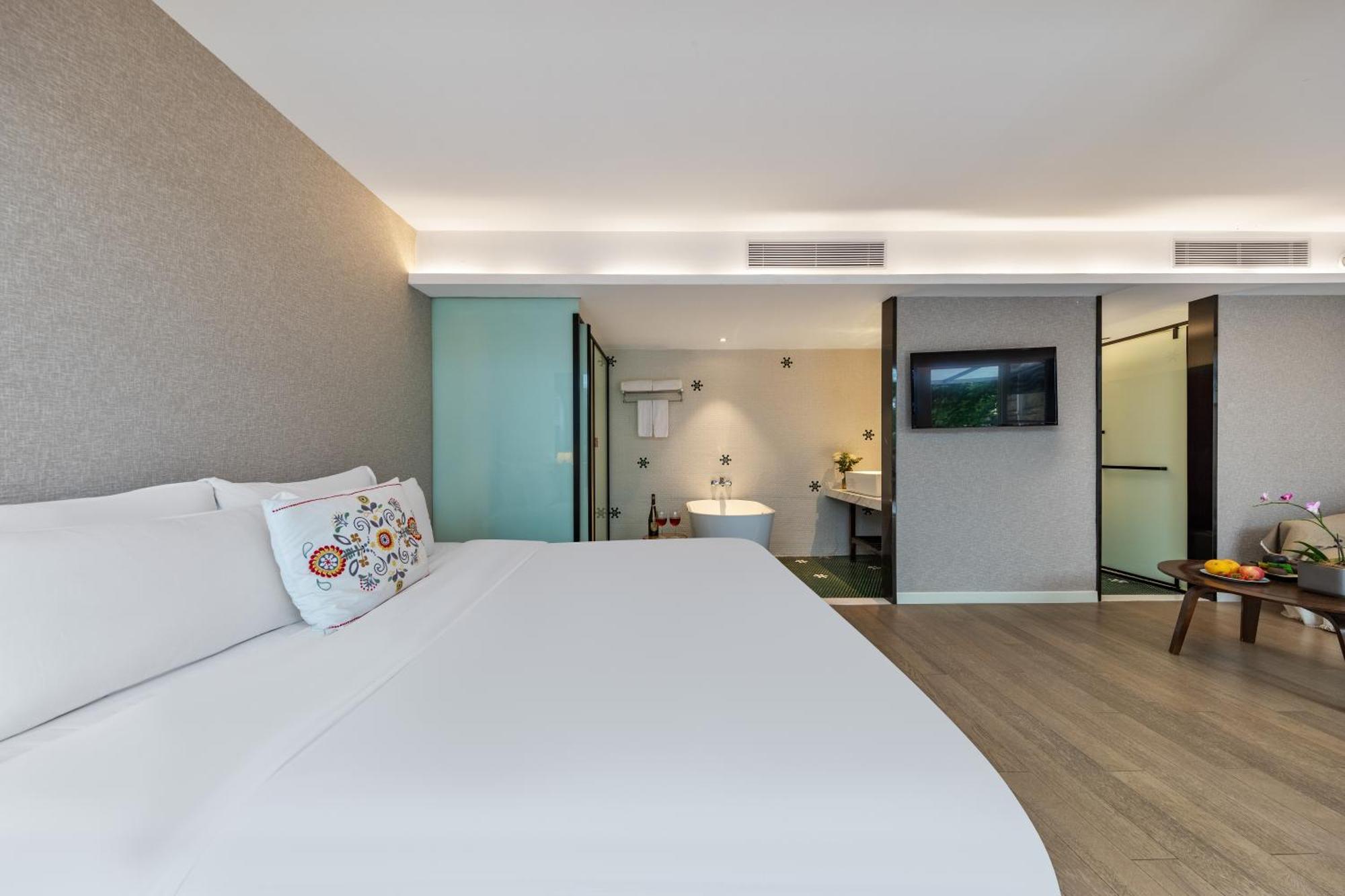Shenzhen No'6 Garden Villa --French Window With Garden View,Close To Sea World &Shekou Ferry Port &K11 Ecoast &Subway Nearby ,Offer Western Food And Coffee &English Speaking With Tour Services Exterior photo