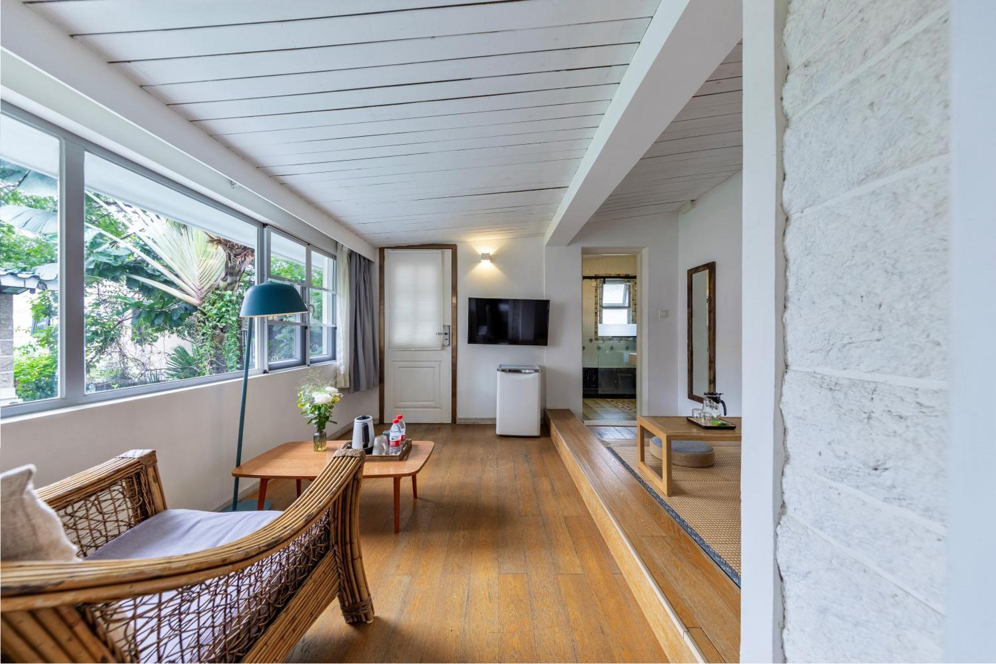 Shenzhen No'6 Garden Villa --French Window With Garden View,Close To Sea World &Shekou Ferry Port &K11 Ecoast &Subway Nearby ,Offer Western Food And Coffee &English Speaking With Tour Services Exterior photo