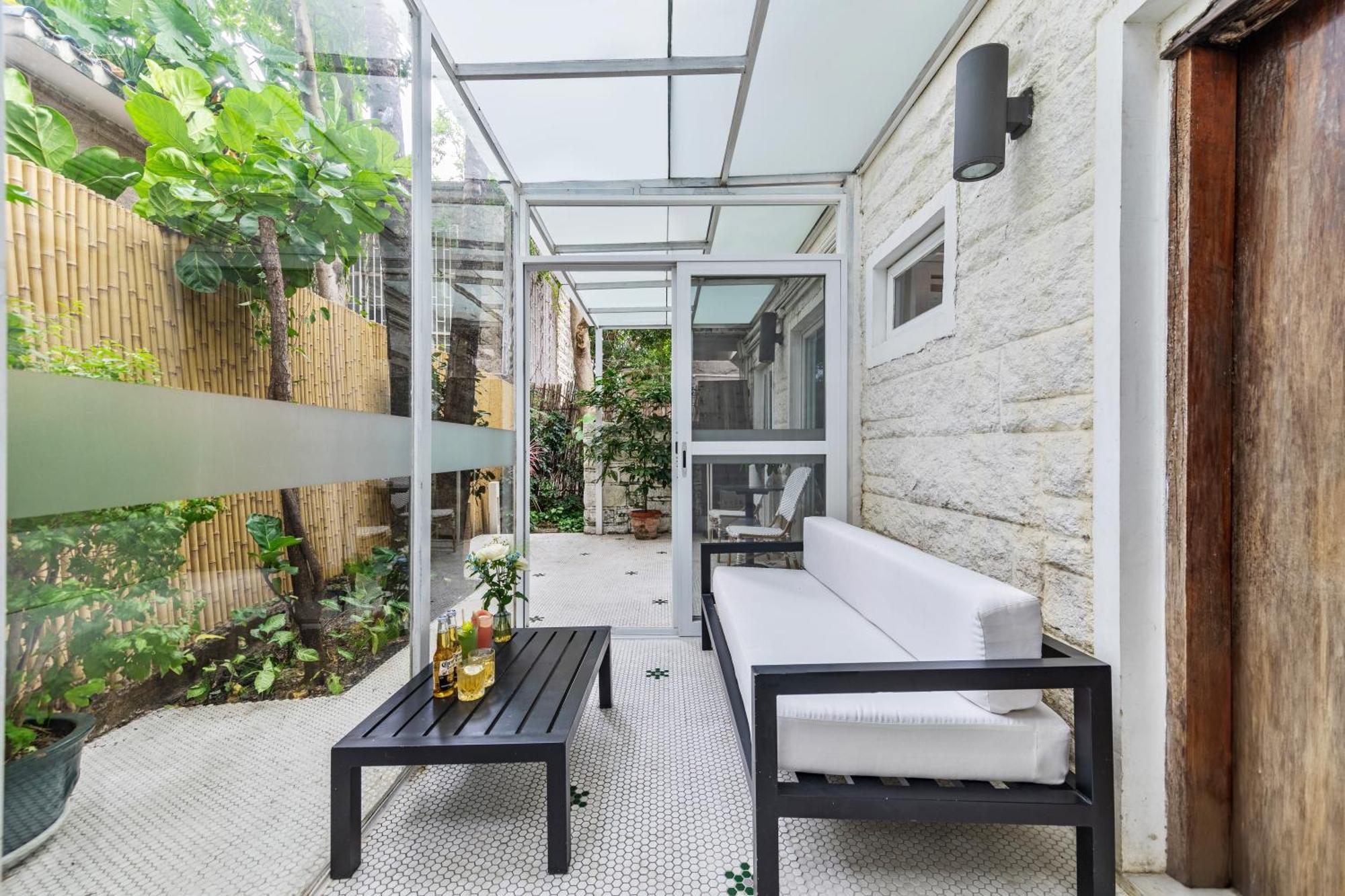 Shenzhen No'6 Garden Villa --French Window With Garden View,Close To Sea World &Shekou Ferry Port &K11 Ecoast &Subway Nearby ,Offer Western Food And Coffee &English Speaking With Tour Services Exterior photo