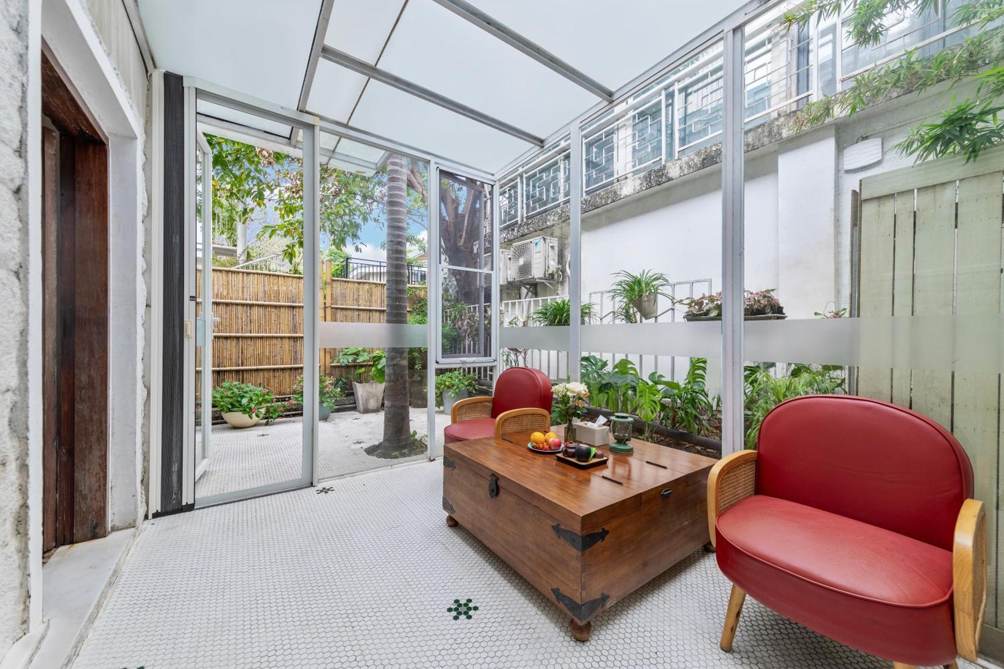 Shenzhen No'6 Garden Villa --French Window With Garden View,Close To Sea World &Shekou Ferry Port &K11 Ecoast &Subway Nearby ,Offer Western Food And Coffee &English Speaking With Tour Services Exterior photo