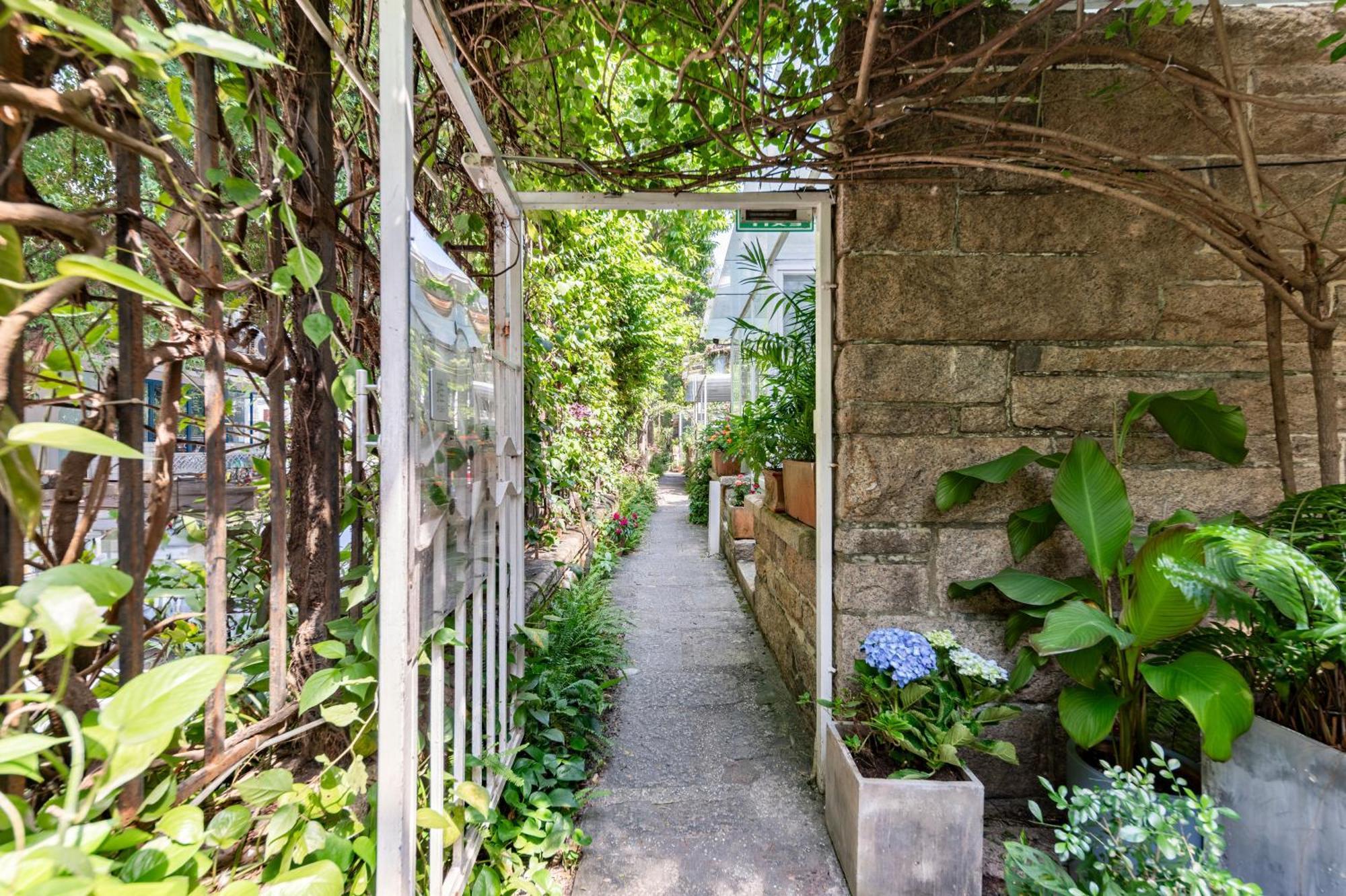 Shenzhen No'6 Garden Villa --French Window With Garden View,Close To Sea World &Shekou Ferry Port &K11 Ecoast &Subway Nearby ,Offer Western Food And Coffee &English Speaking With Tour Services Exterior photo